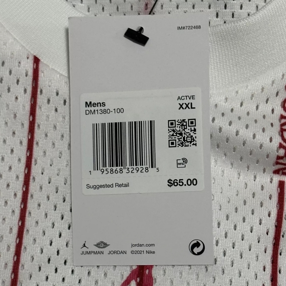 NWT Men's Jordan Pinstripe Tank Top with Crew Neck and Relaxed Fit - Picture 3 of 9